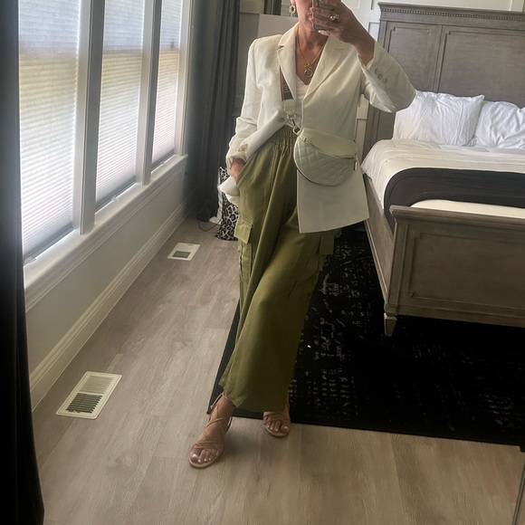 Meet your Posher - Picture 4 of 16